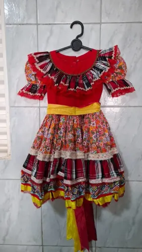 Vendo vestido de quadrilha apartir dd 20 reais 