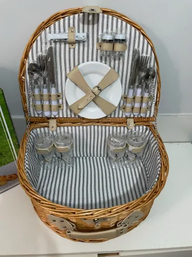 Cesta de Piquenique em Vime Natural para 4 Pessoas 