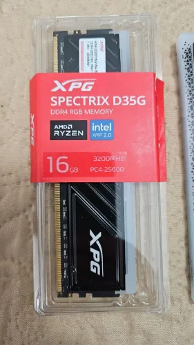 Memória RAM RGB DDR 4 16GB e 8GB