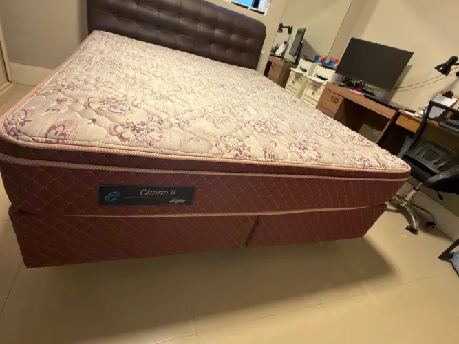 Cama queen para vender 