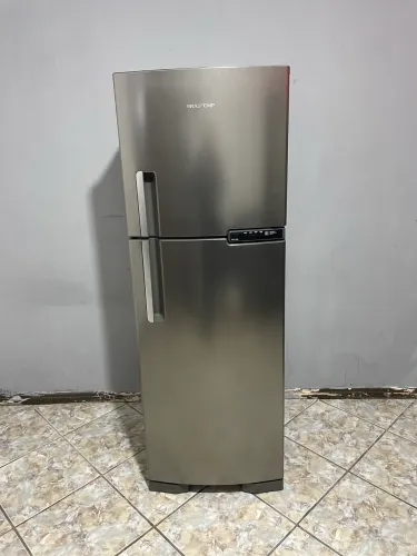 Geladeira Brastemp inox Frost Free com painel digital