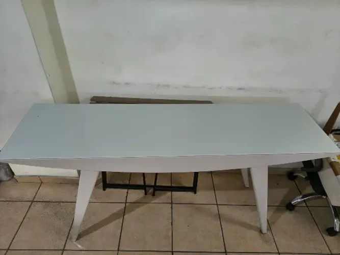 Aparador laka com vidro