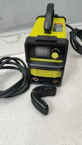 Máquina de solda eletrodo/TIG bivolt.