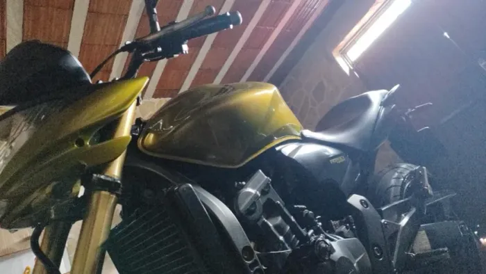 Hornet 600cc mais nova e conservada so mercado!