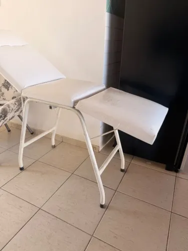 Maca de estética, estufa e luminária com exaustor