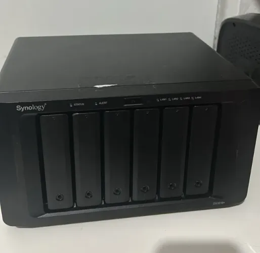 NAS Synology DS1618+ 6 Baias + 32TB (4x HDs 8TB)