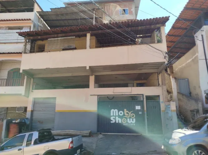 Casa com ponto comercial na avenida principal