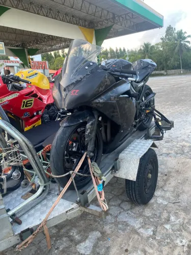 Ninja 300 de pista autódromo