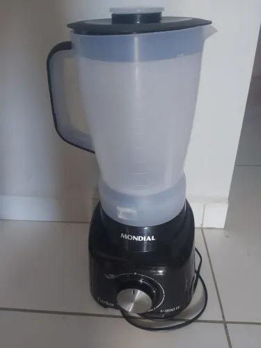 Vendo Liquidificador Mondial 900w