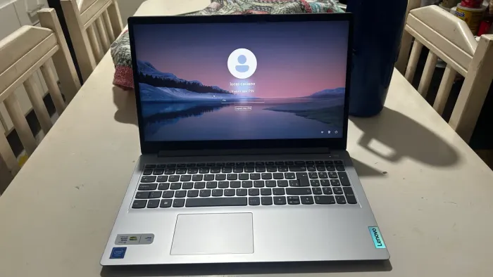 Notebook Lenovo IdeaPad 1 15IGL7 Intel Celeron / 4GB RAM / SSD 128GB - Conservado!