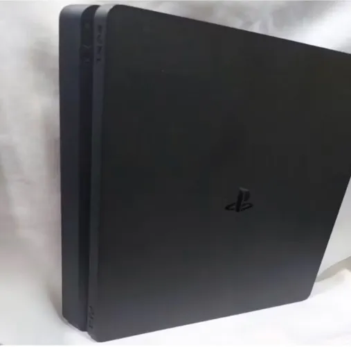 VENDO CONSOLE PS4 SLIM