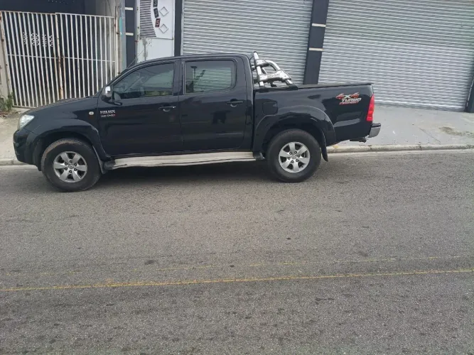 Toyota Hilux CD SRV D4-d 4X4 3.0 TDI Diesel AUT 2011