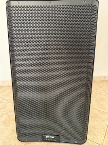 Caixa de som QSC K12.2 2000W 12? 