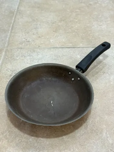 Frigideira mca preta 22cm