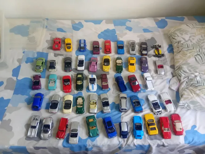 Coleção maisto 49 carrinhos
