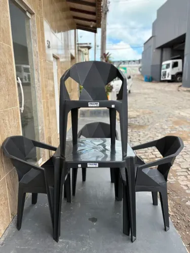 Jogo de mesa Stella reforçada + 4 Poltrona Diamante _Suporta até 182kg.