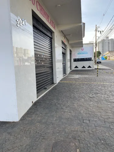 Alugo sala comercial no Santa Monica 