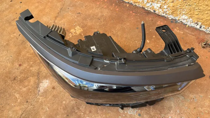 FAROL DIREITO FIAT FASTBACK/PULSE