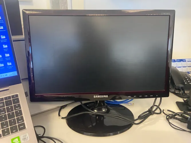 Monitor 19 polegadas em ótimo estado.