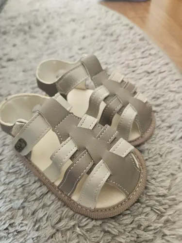 Sandalia bebê tamanho 18