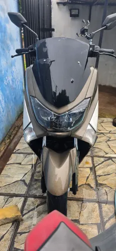 Yamaha nmax 160 em pleno funcionamento 