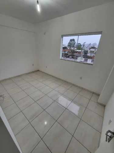 Apartamento Padrão para Alugar no Bairro Santa Regina, Camboriú
