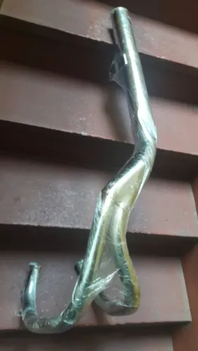 Escapamento 2x1 SARACHU em ótimo estado para CB400 e 450