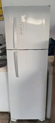 Vendo Geladeira marca Electrolux Frost Free 370 Litros Gelando perfeitamente