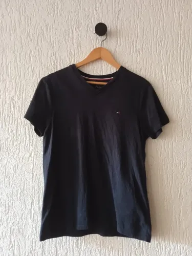 camiseta tommy hilfiger azul escura tam p