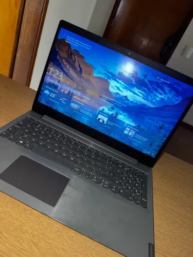 Notebook Lenovo i5 8ª geração 8GB RAM SSD 240GB