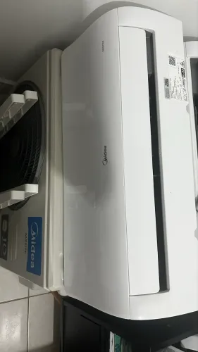 Ar-Condicionado Split Midea 9000 BTU Inverter - 220V (9 meses de uso)
