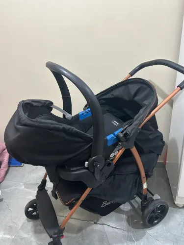 Carrinho e bebê conforto burigotto