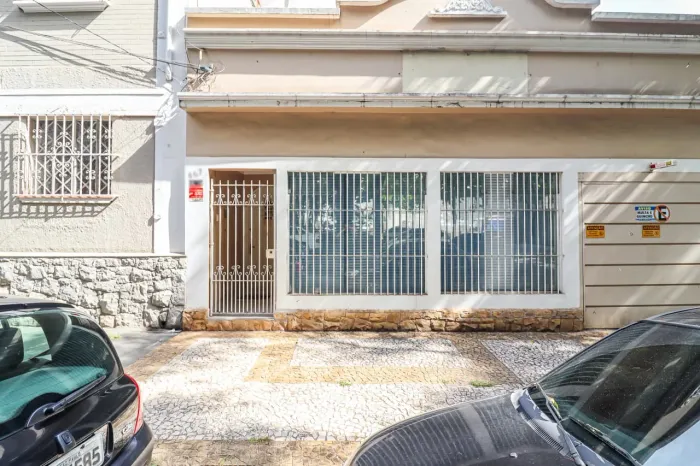 Casa comercial na Rua Madre Cabrini, 467 180 m²