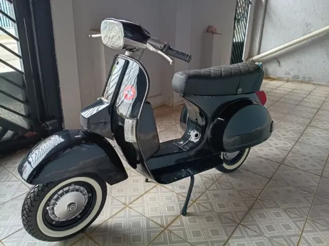 VESPA PX 200 REFORMADA PARA DECORAÇÃO