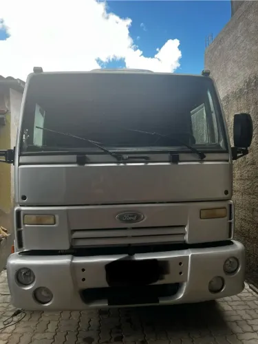 Ford cargo 2422E