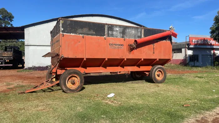 Carreta graneleira agrícola