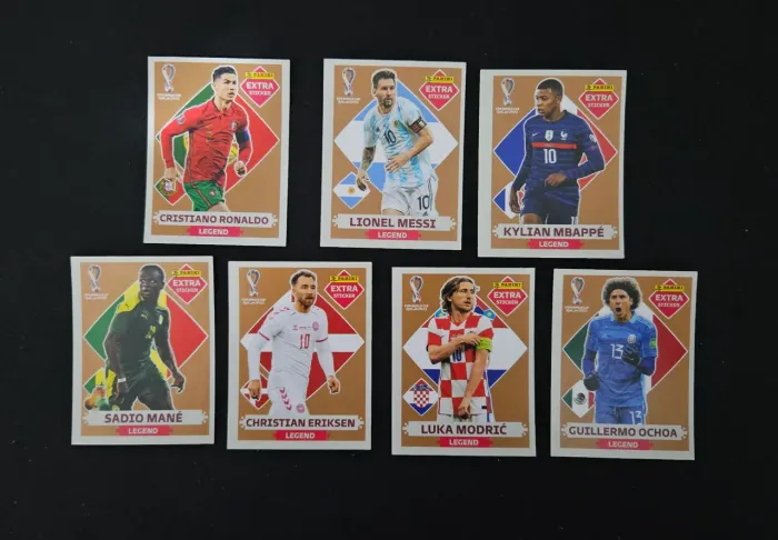 7 figurinhas legends 2022