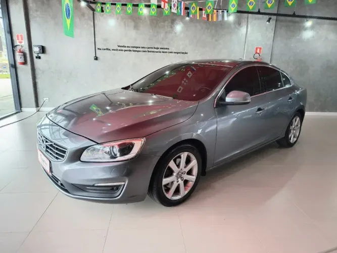 Volvo S60 T-4 Momentum 2.0 190cv 4P 2017