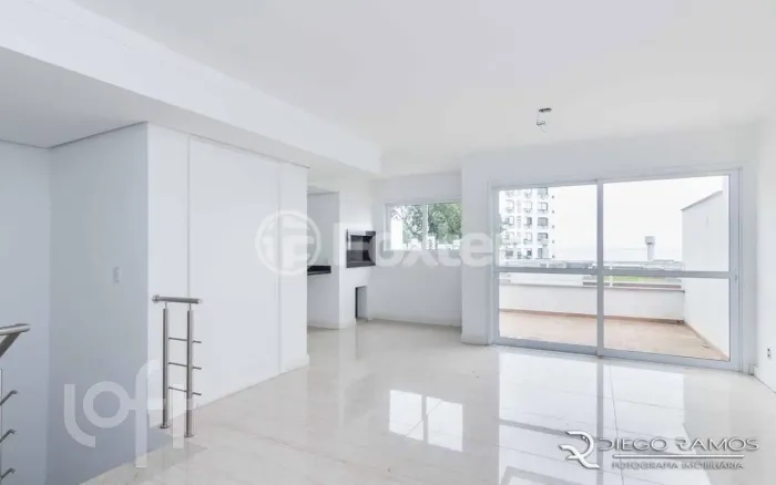 Casa à venda em Cristal com 254 m², 4 quartos, 3 suítes, 3 vagas