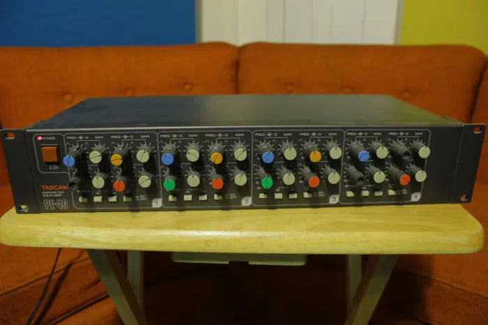 Equalizador Tascam PE40 1980'