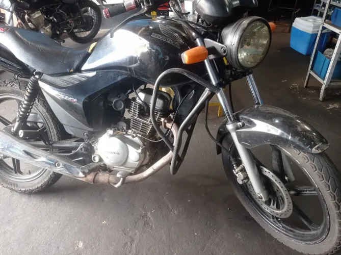 Vendo uma Titan 150