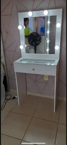 Penteadeira média com base