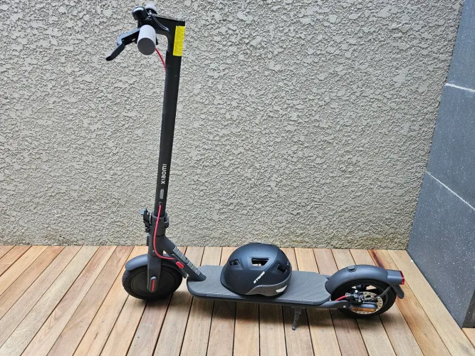 Patinete Elétrico - Xiaomi Electric Scooter 4.