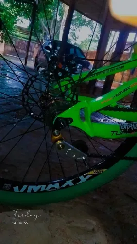 Vendo bicicleta vicken tuff 44 bicicleta em perfeito estado pouco tempo de uso