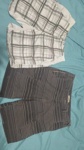 Vendo duas bermudas uma infantil e outra adulto. Sou de Taubaté e não entrego