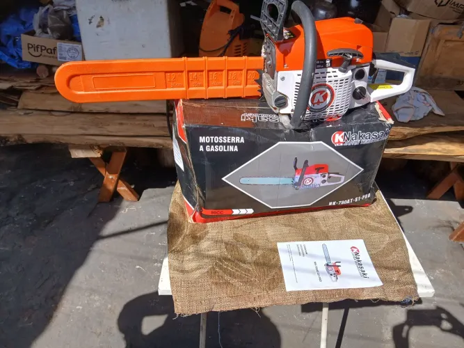 Motosserra A Gasolina 78cc Sabre 20 Nakasaki<br><br>Profissional Laranja