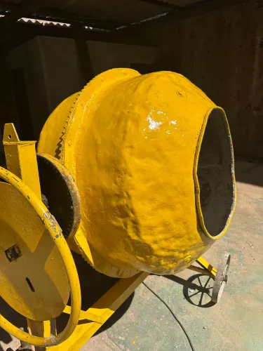 Vendo betoneira 400L monofásica
