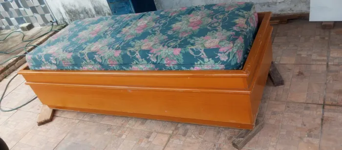 Cama c dois colchões excelentes