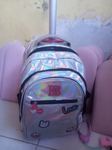 Mochila rodinha e costas Rebecca bombom.