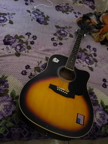 Vende-se Violão 